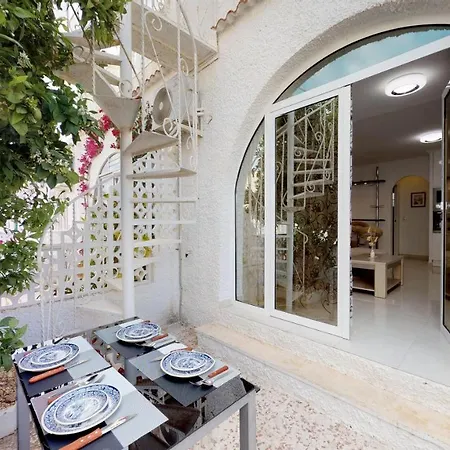 Apartment Bungalow *